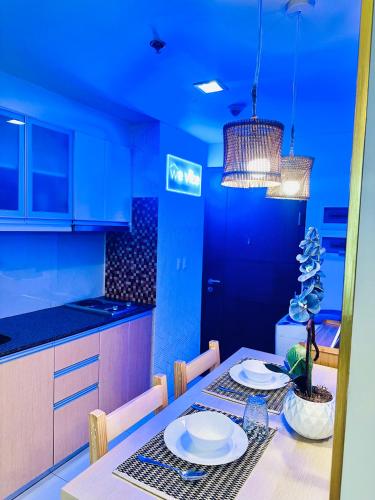 We Vibe, 101 Newport Blvd near the airport NAIA 3