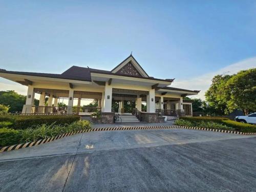 Kembali Condo Unit For Rent