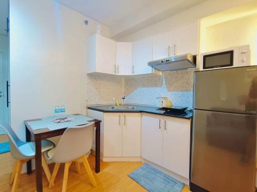 616T1 Avida Towers IT Park Cozy Unit 350 Mbps Wi-Fi