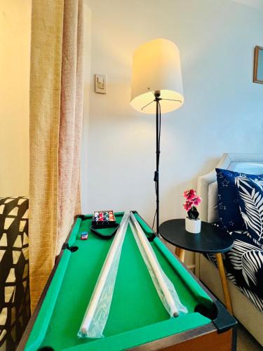 Scr AzureINetflixIBalconyIGames