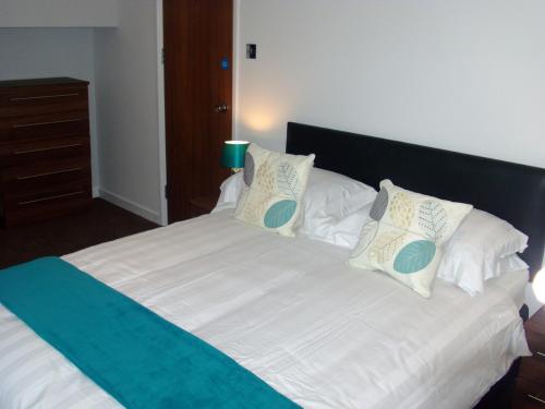 Farnham Hotel - Lockinbar Holiday Apartments