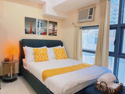 McKinley Studio, Walk to Venice Mall, Pool, 5G WiFi & Gym Access, Ste 14B