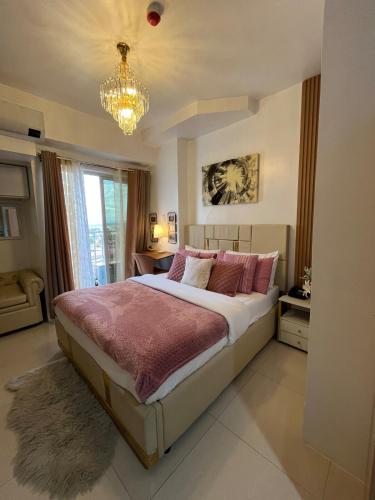 City & Samal View Studio with Balcony and Free WiFi & Netflix