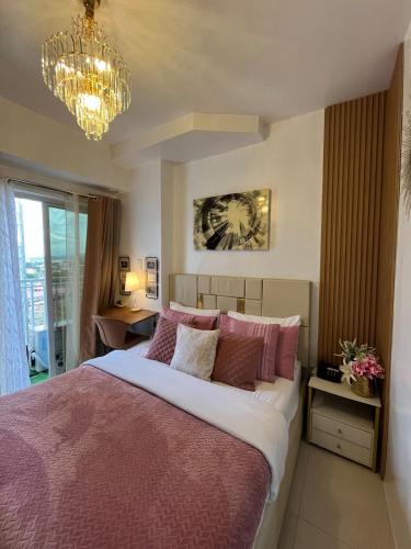 City & Samal View Studio with Balcony and Free WiFi & Netflix