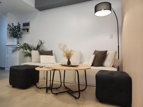 Modern Bright Cozy Stylish 1BR Venice BGC Balcony