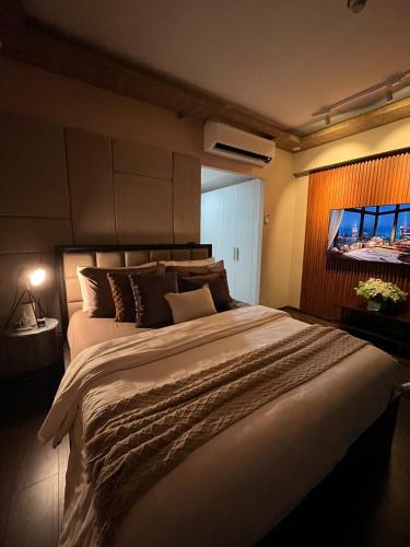 Modern 1BR Aeon Towers City with Mt Apo View Few Steps to Abreeza Mall