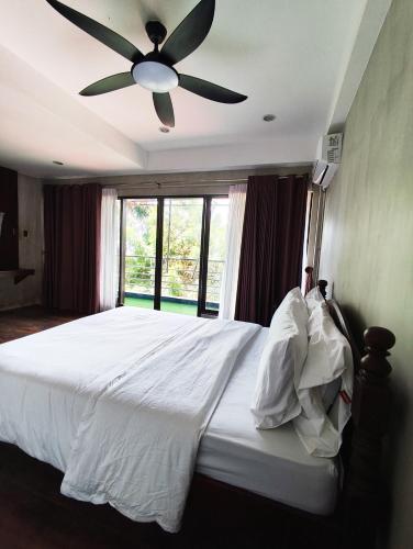 Anilao Mabini Sea House Diveshop and Resort