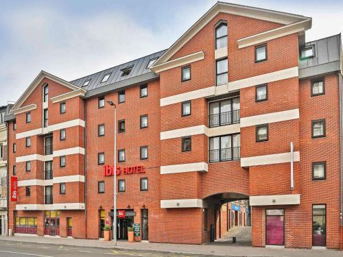 Hôtel ibis Saint-Quentin Basilique