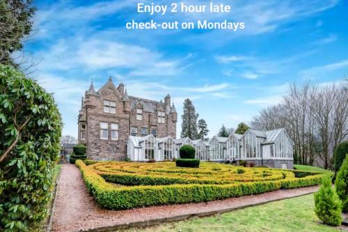 The Landmark Hotel & Leisure Club