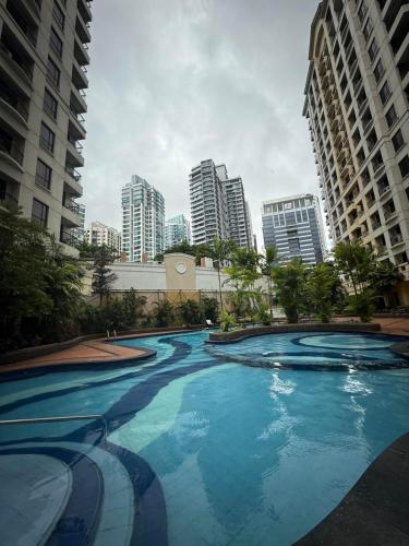 1BR Condominium in Forbestown BGC Near St Luke Fort Bonifacio