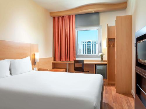 Ibis Adana
