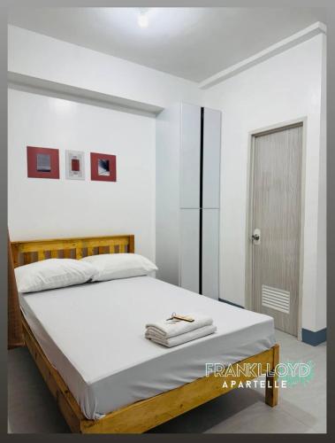 Frank Lloyd Apartelle