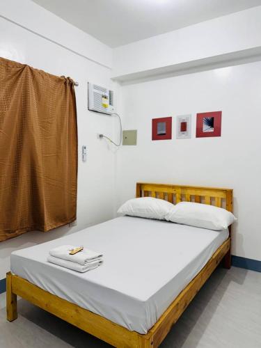 Frank Lloyd Apartelle