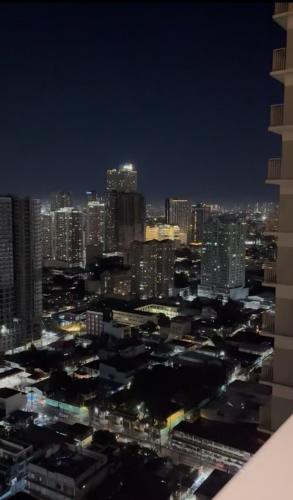 Penthouse Lvl Luxury Cndo Nr MOA