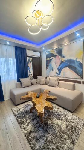 CoZerenity Stays - Premium two-bedroom Condo