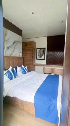 CoZerenity Stays - Premium two-bedroom Condo