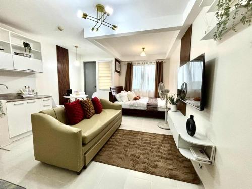Dainty Den LF508 - Comfy & Chic Home beside Enchanted Kingdom