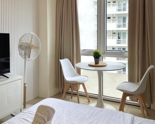 City View Condo in Pasig with Pool, WiFi and Netflix