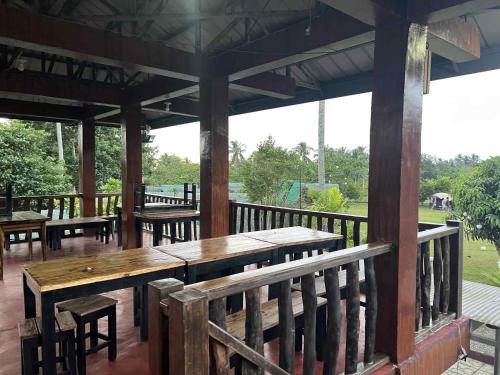 Eljoy's Forest Resort