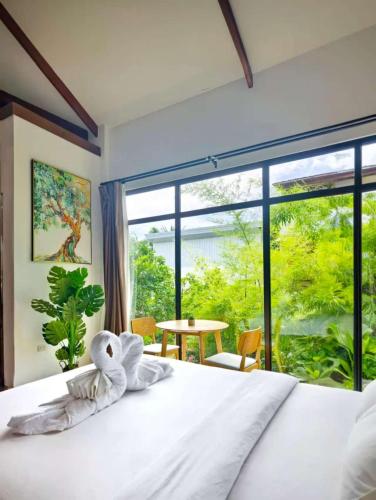 Tana Mysterious garden