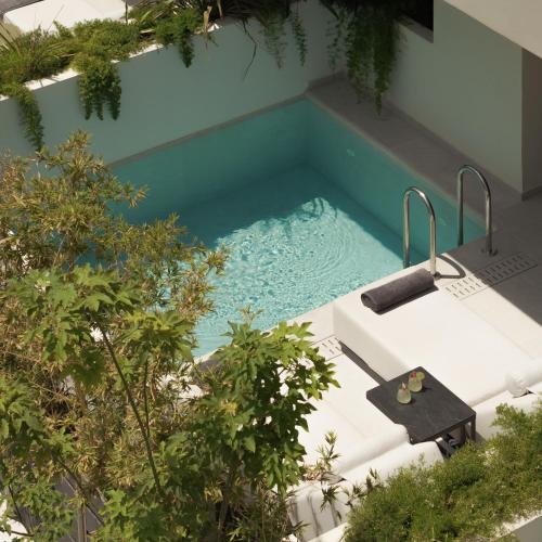 Theartemis Palace