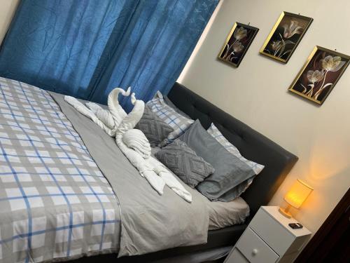 Bayfront Suite in Pasay, Manila Near NAIA Terminal, PICC, Star City, MOA and US Embassy - Pet-Friendly, Free Pool, Wi-Fi & Netflix