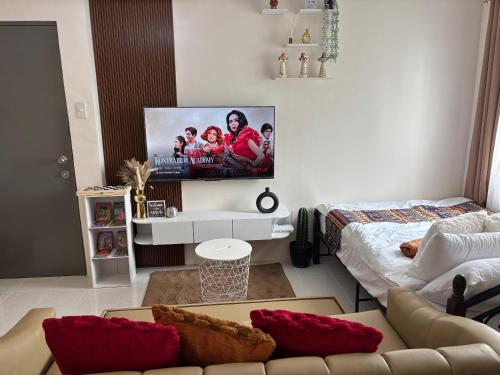 Dainty Den LS217- Chic & Relaxing Stay Near Enchanted Kingdom