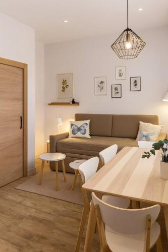 TRIA NOMINA Apartamentos Turísticos