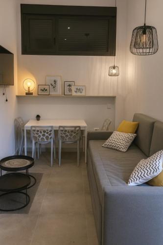 TRIA NOMINA Apartamentos Turísticos