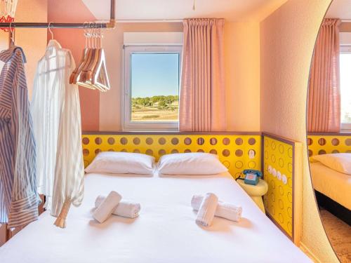 greet hotel Pont du Gard Route d'Avignon