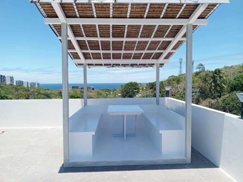 Harzel Apartelle - Suites and Serviced Apartments