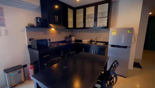 Harzel Apartelle - Suites and Serviced Apartments