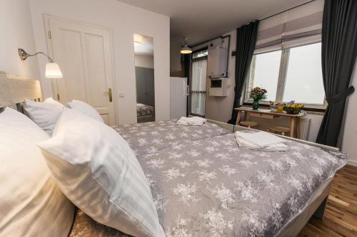 Yellow Boot Aparthotel