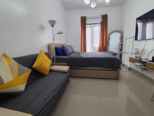 Flat in Tomas Morato with Balcony, Netflix, Karaoke