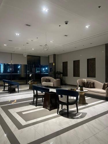 Walking Distance to NAIA Terminal 3 Newport City Condo with 400mbps WIFI and free 4K Netflix access