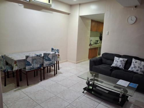 Cozy Apartment with Dining & Living Area