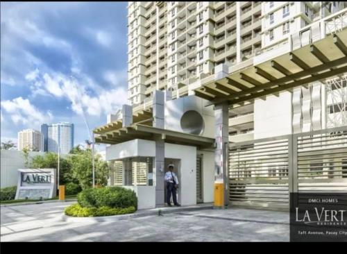 1BR LaVerti Cloud Nine Suite Family affordable staycation