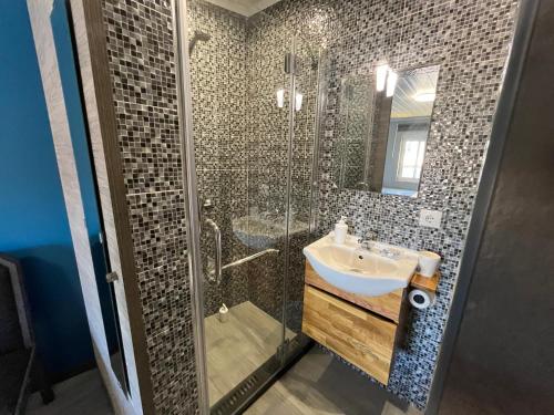 Sun house - Near Sintra - Kitchen - Pool