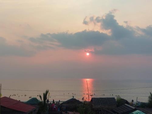 Kua's Pad Batangas Room