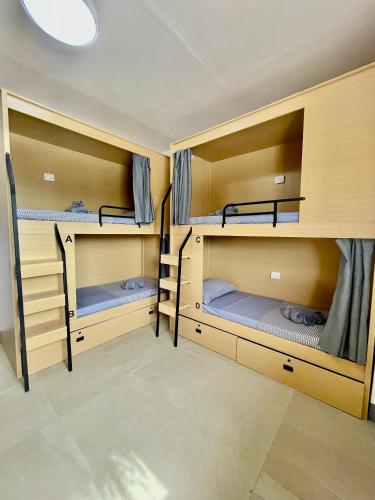 Isa- Hostel