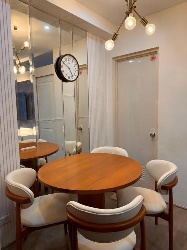 Blue Oikos Aesthetic 1BR Pool view in MOA