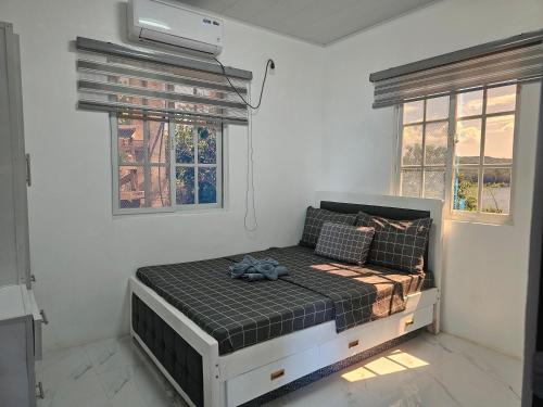 Masamirey Hilltop Cottage with Mini Pool and Beach Access newly built March 2025