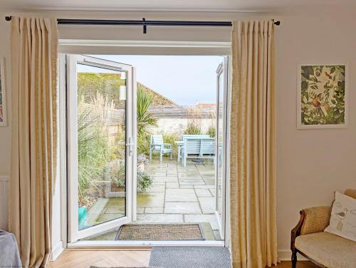 Sanderling House, walk to beach