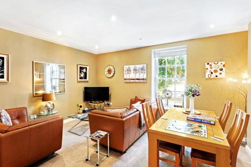 The Old Toffee Works, Montpellier Quarter, Next to Pump Rooms FREE PARKING