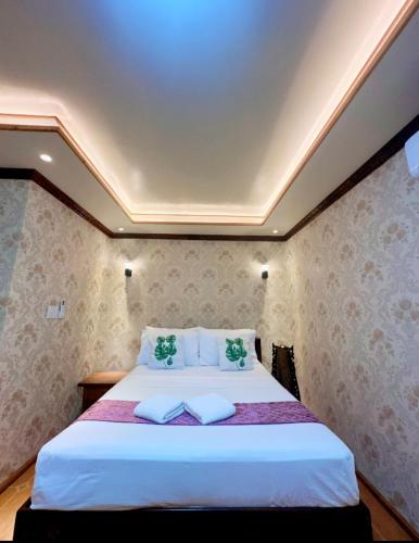 Casa Rosa Inn And Restaurant