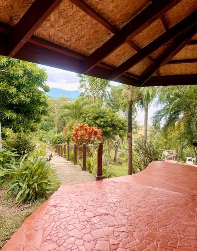 Casa Rosa Inn And Restaurant