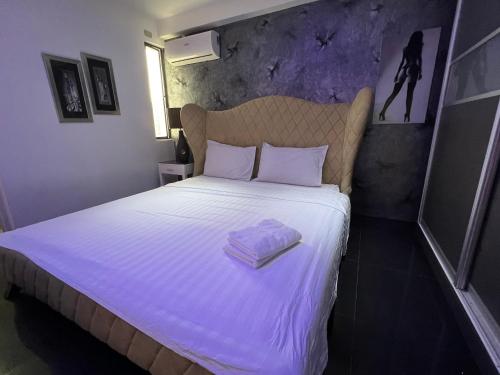 Grosvenor Square Kandi Realty