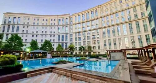 Walkable to and from NAIA 3 and Resorts World