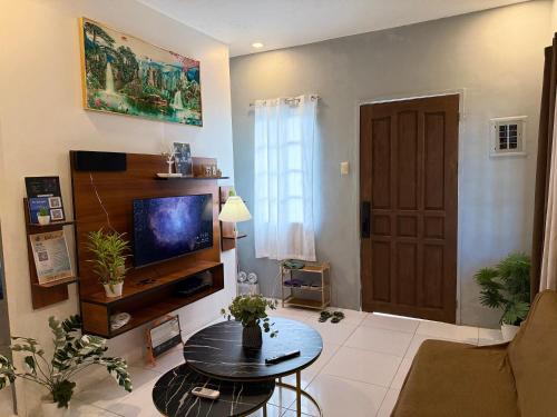 Casa de Dahican, 2BR House with generator - near Dahican beach