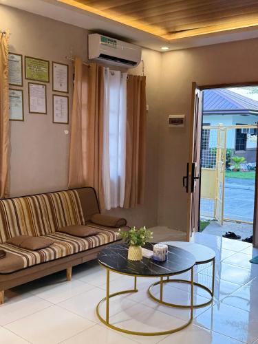 Bay Mau Homestay, 2BR House with generator- near Dahican beach